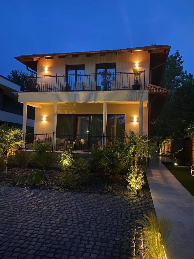 Dv Premium Apartments Siófok Esterno foto